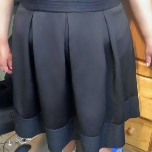 Classic black cocktail dress - Picture 4 of 4